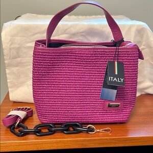Vibrant Pink Woven Shoulder Bag with Italian Flair